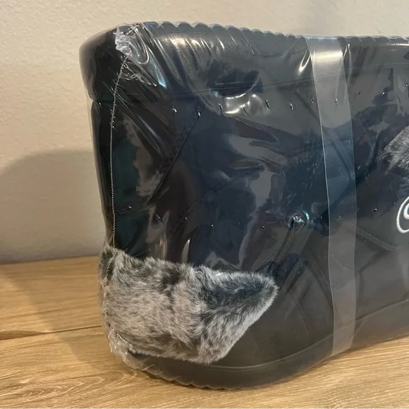 Women’s Faux Fur Lined Winter Snow Boots Black Waterproof Cozy Warm Size 9 - Picture 9 of 13